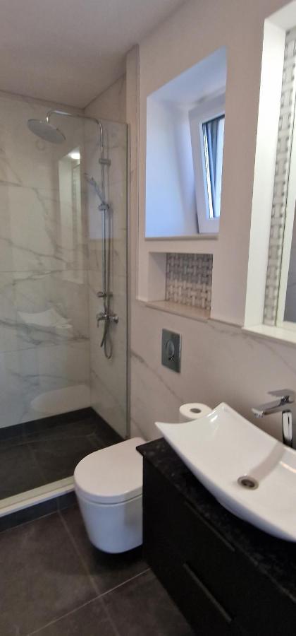 Central Apartment With City View Brasov Bagian luar foto