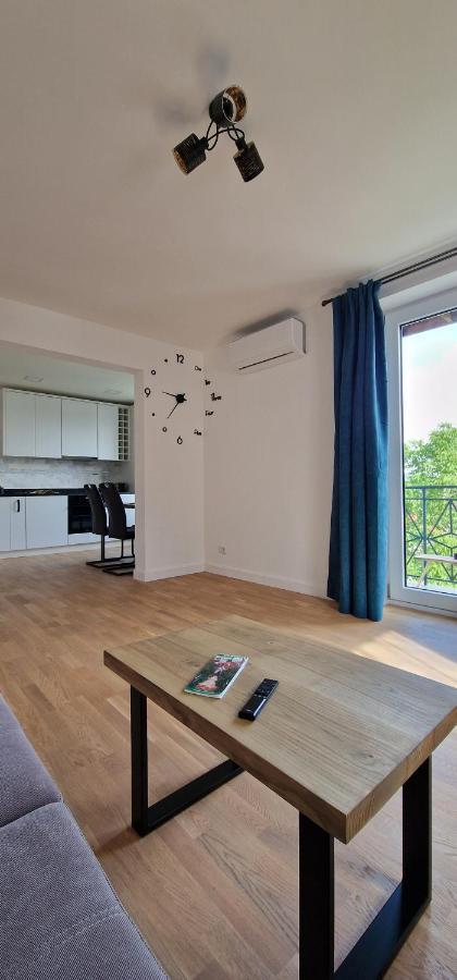Central Apartment With City View Brasov Bagian luar foto